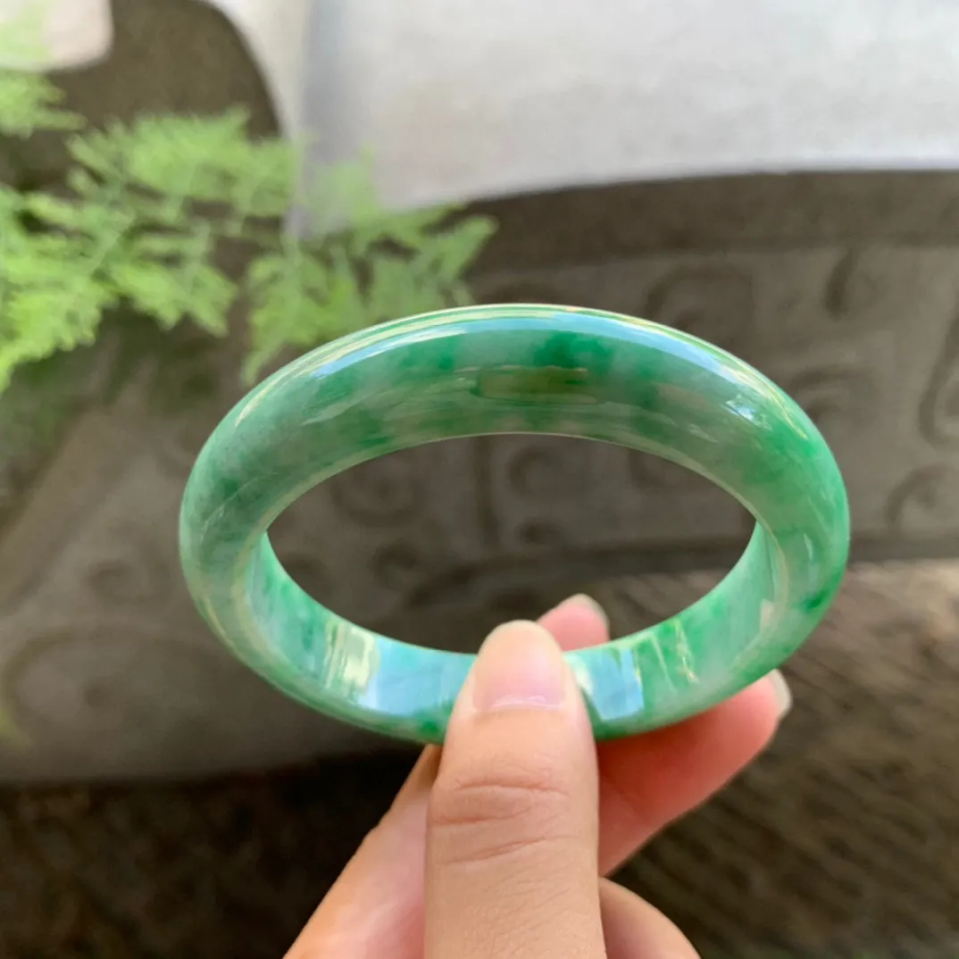 满绿翡翠手镯